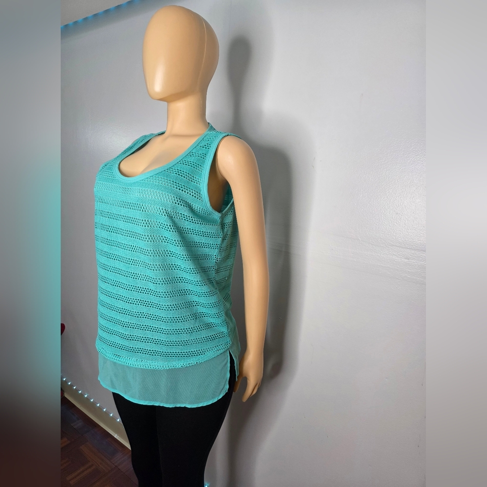 Essentials by Milano Aqua Layered Mesh Knit Tank Size M